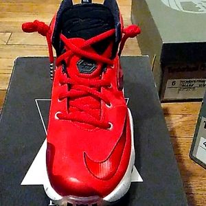 LeBron sneakers size 4 youth